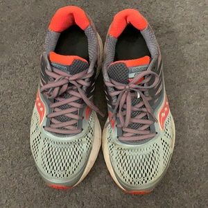 Women’s saucony ride sneakers